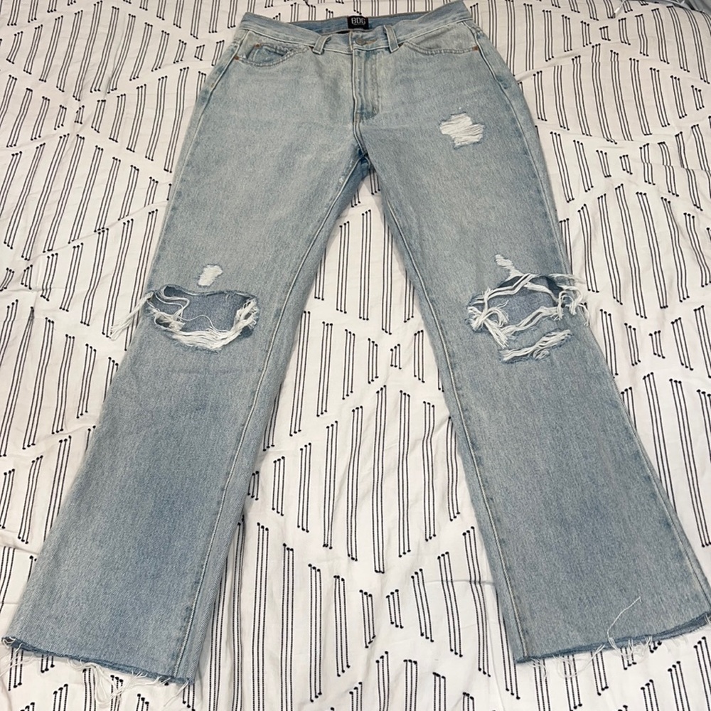 COPY - UO Bootcut Knee Ripped Jeans